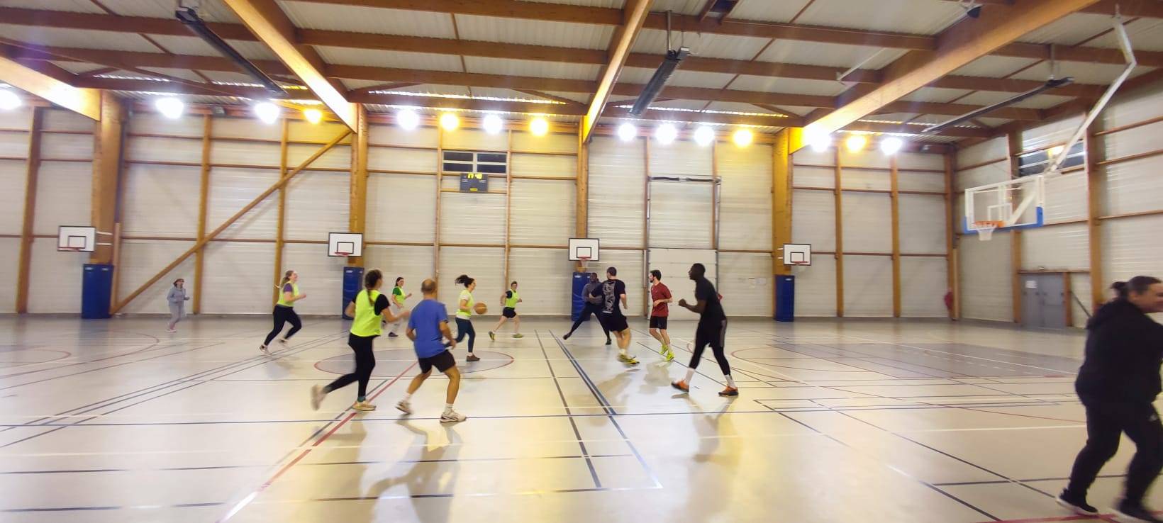 Lire la suite à propos de l’article Tournoi de basket professeurs/élèves
