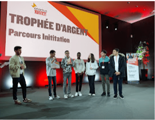 Lire la suite à propos de l’article LE TROPHEE D&rsquo;ARGENT pour les élèves du dispositif ULIS